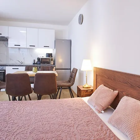 Wenceslas Square Aparthotel 4*