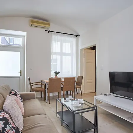 Wenceslas Square Apart-hotel